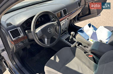 Седан Opel Vectra 2004 в 