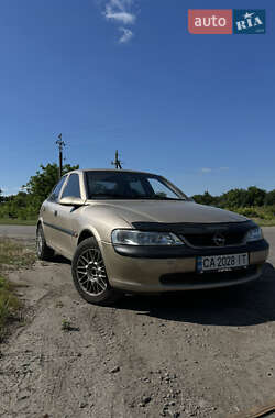 Седан Opel Vectra 1998 в Черкасах