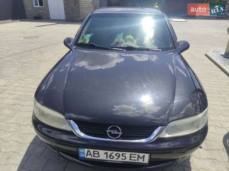 Седан Opel Vectra 2001 в Баре