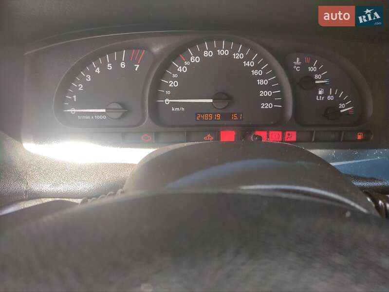 Седан Opel Vectra 2001 в Баре
