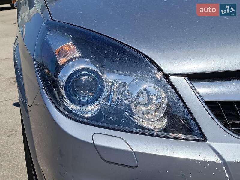 Седан Opel Vectra 2008 в Харкові