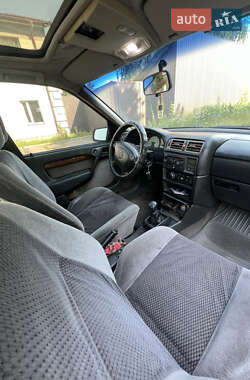Лифтбек Opel Vectra 1995 в 