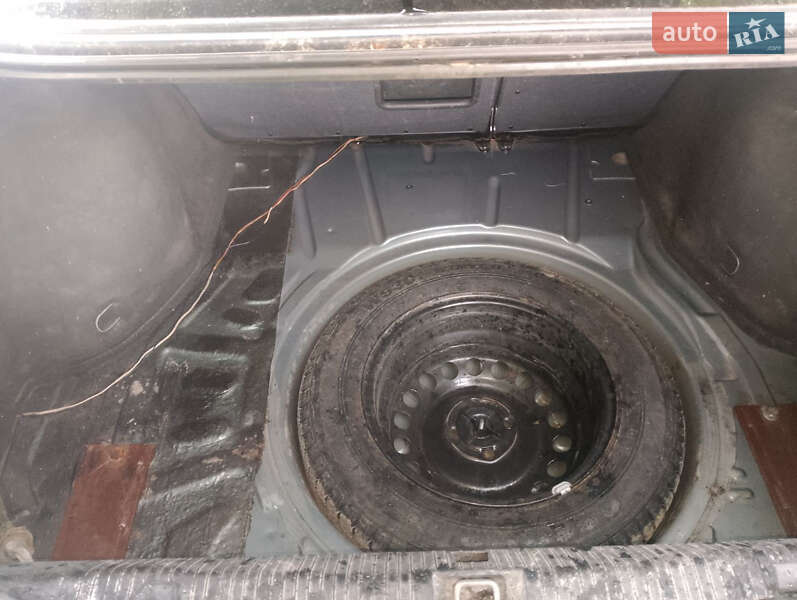 Седан Opel Vectra 1998 в Косове