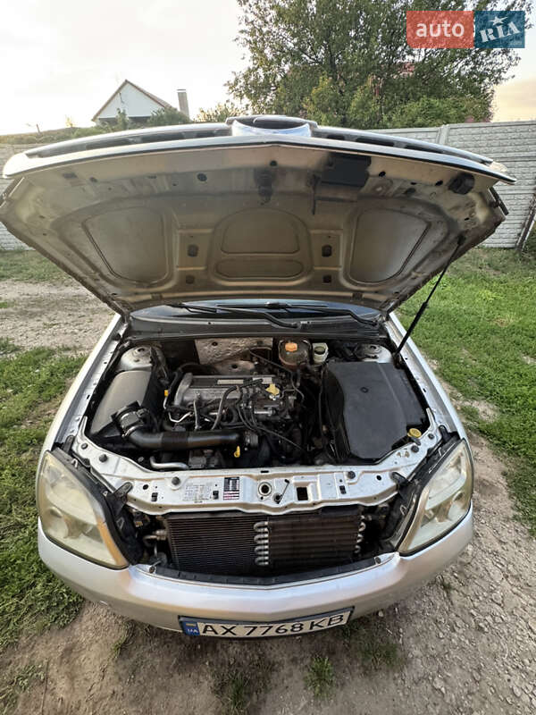 Седан Opel Vectra 2003 в Харькове