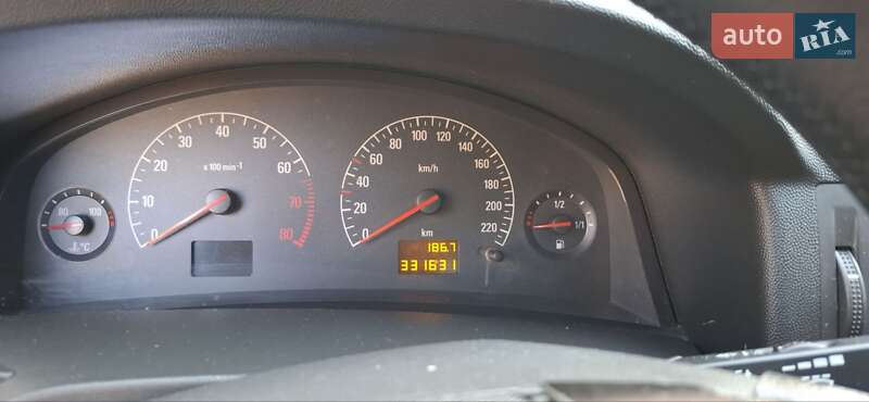Седан Opel Vectra 2002 в Днепре
