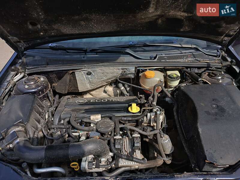 Седан Opel Vectra 2004 в Сокалі
