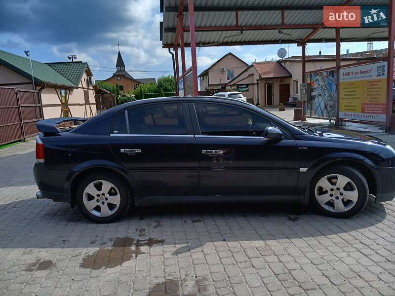 Седан Opel Vectra 2004 в Сокалі