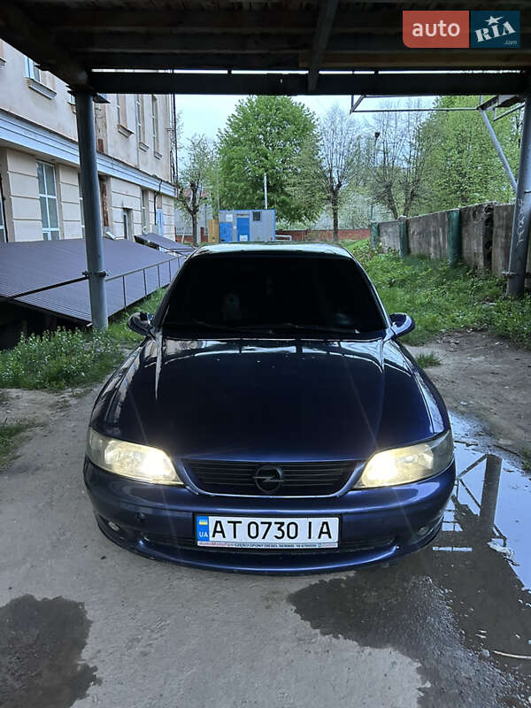 Седан Opel Vectra 1995 в Бориславе