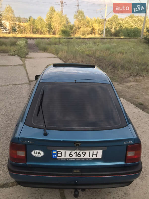 Лифтбек Opel Vectra 1992 в Горишних Плавнях