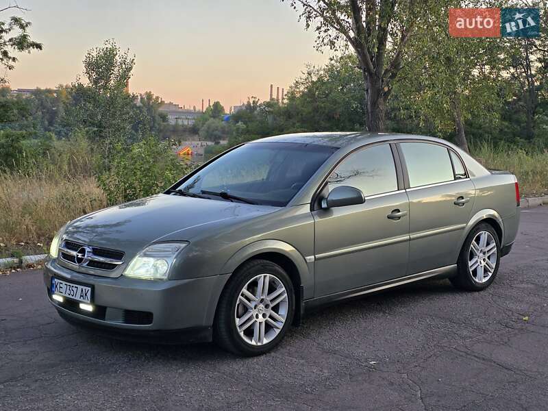 Седан Opel Vectra 2004 в Днепре