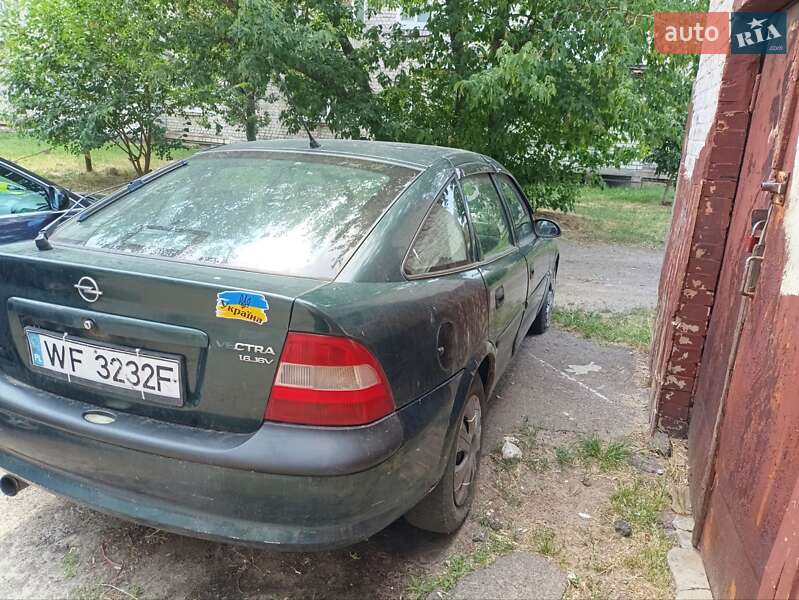 Лифтбек Opel Vectra 1998 в Киеве