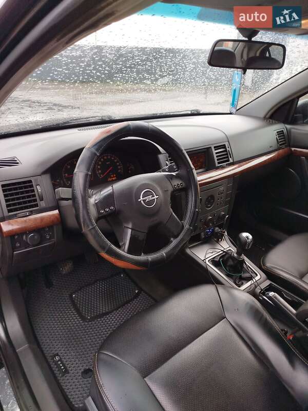 Седан Opel Vectra 2003 в Житомире