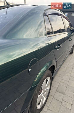 Седан Opel Vectra 2004 в 