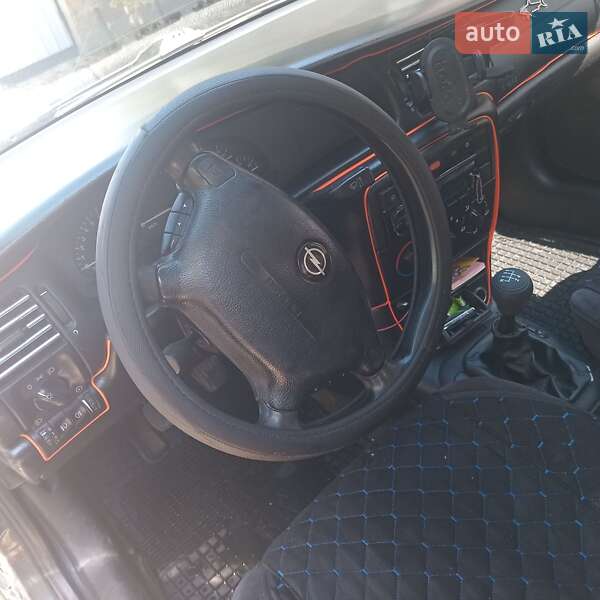 Седан Opel Vectra 1999 в Одессе