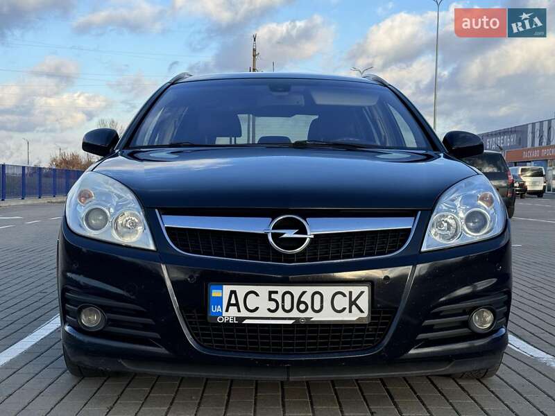 Универсал Opel Vectra 2008 в Нововолынске