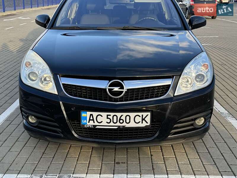 Универсал Opel Vectra 2008 в Нововолынске