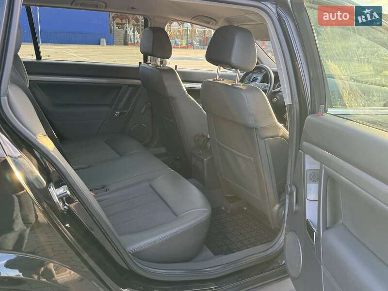 Универсал Opel Vectra 2008 в Нововолынске