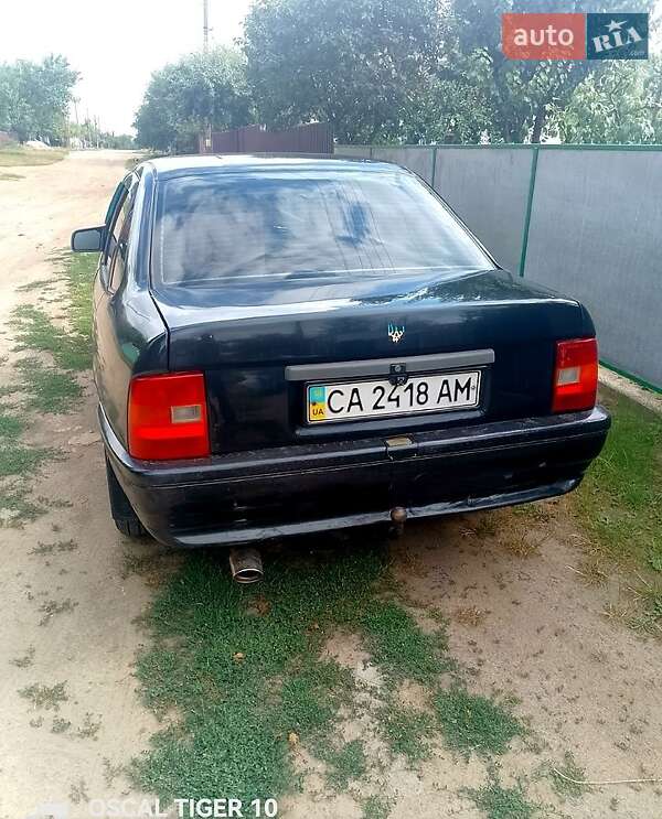 Седан Opel Vectra 1991 в Маньковке