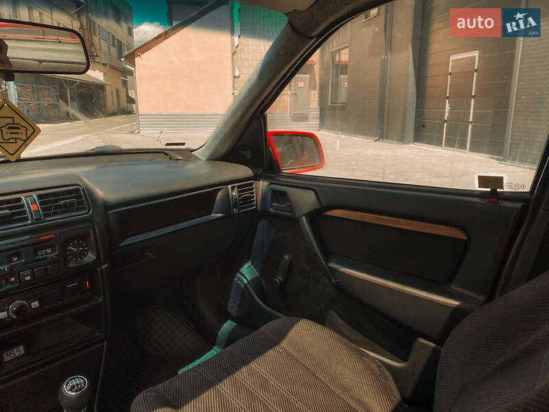 Седан Opel Vectra 1990 в Ивано-Франковске