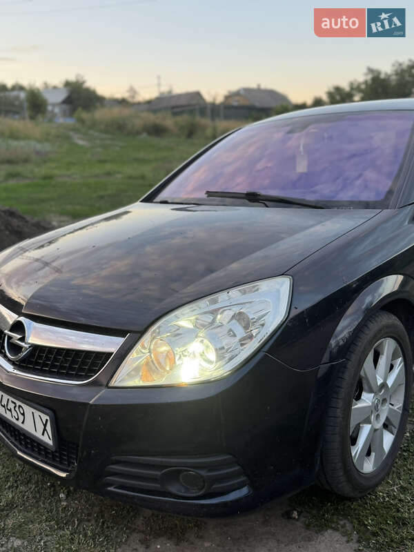 Лифтбек Opel Vectra 2006 в Могилев-Подольске