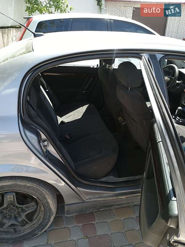 Седан Opel Vectra 2002 в Тернополі