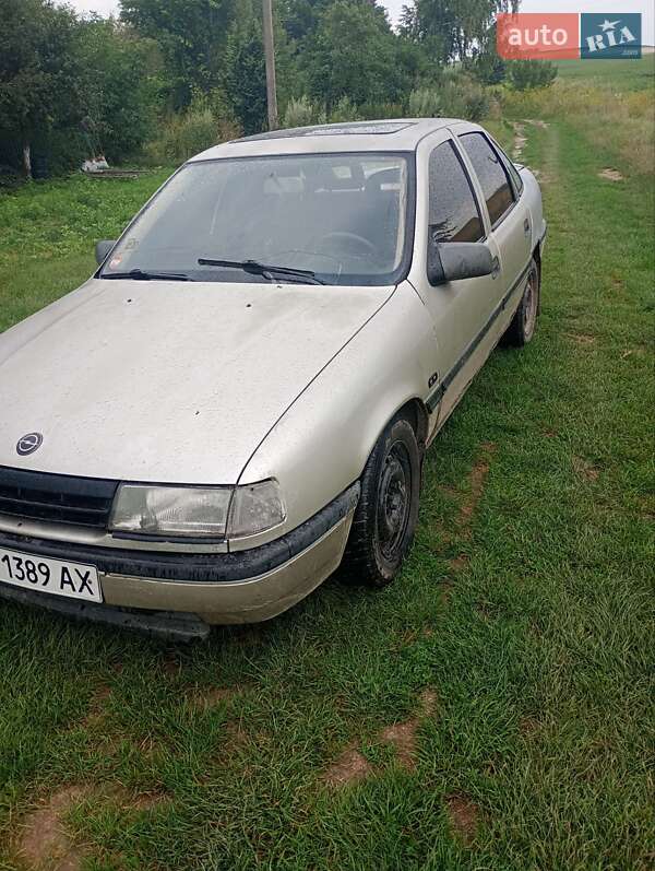 Седан Opel Vectra 1990 в Ровно