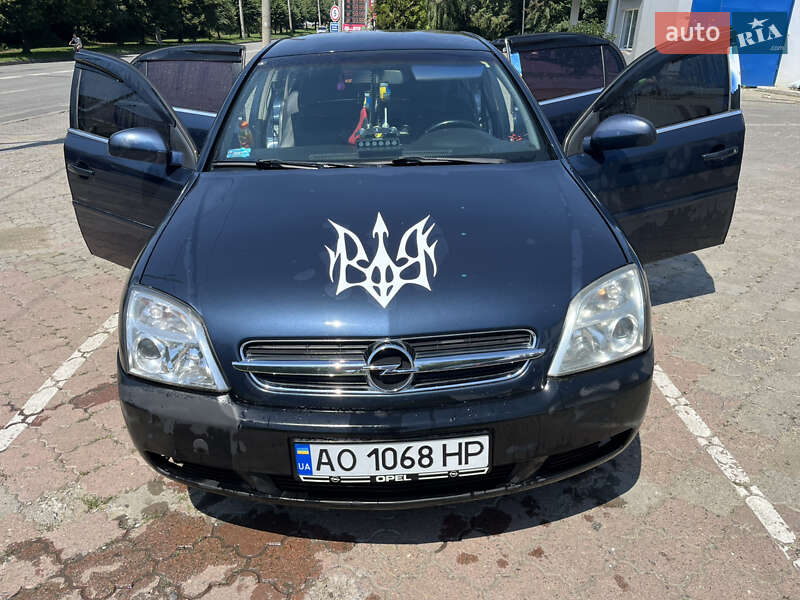 Седан Opel Vectra 2002 в Чернівцях