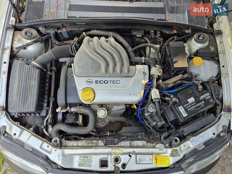 Седан Opel Vectra 1998 в Тернополе