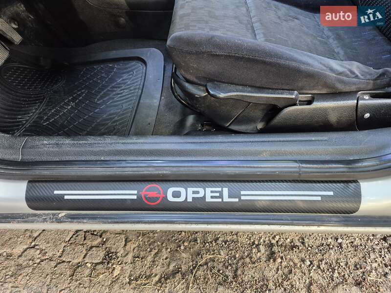 Седан Opel Vectra 1998 в Тернополе