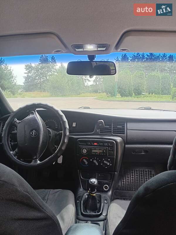 Седан Opel Vectra 1997 в Судовой Вишне