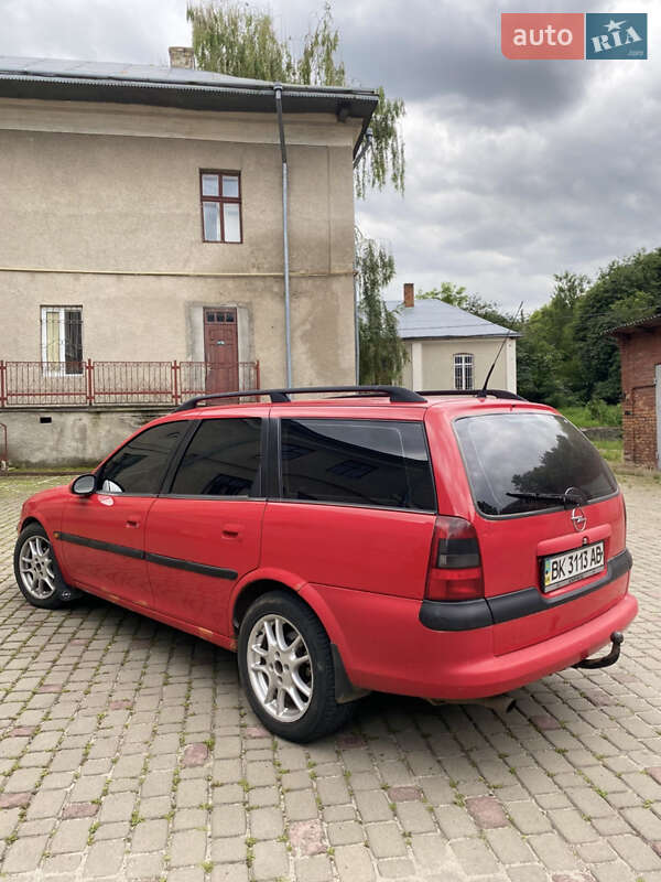 Универсал Opel Vectra 1998 в Сокале