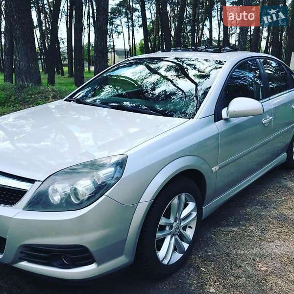 Лифтбек Opel Vectra 2005 в Чернигове