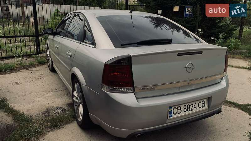 Лифтбек Opel Vectra 2005 в Чернигове