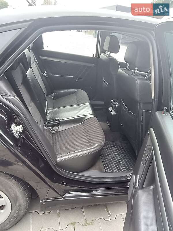 Лифтбек Opel Vectra 2004 в Черновцах