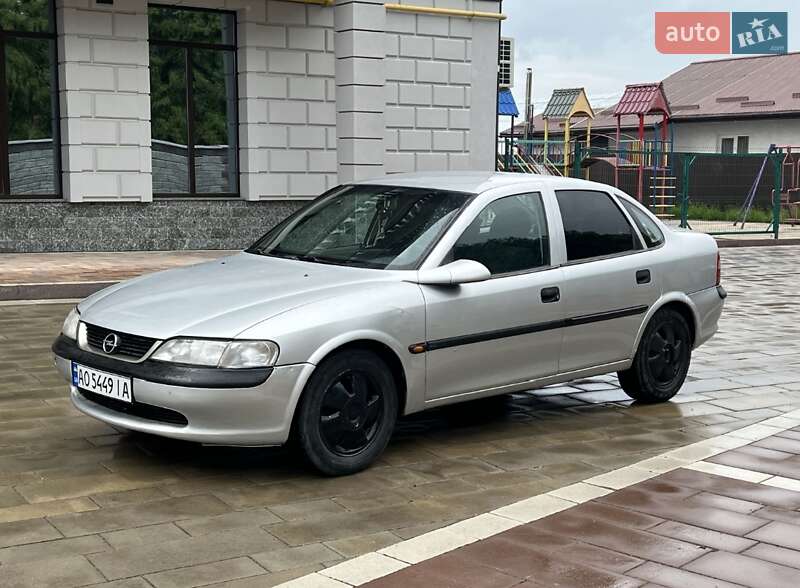 Седан Opel Vectra 1996 в Ивано-Франковске