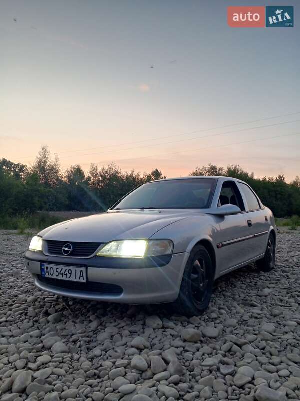 Седан Opel Vectra 1996 в Ивано-Франковске