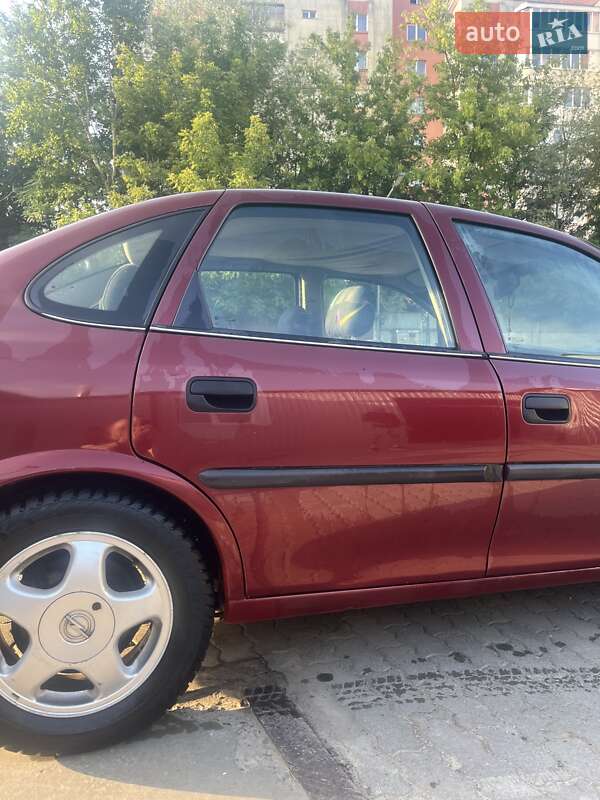 Седан Opel Vectra 1998 в Львові