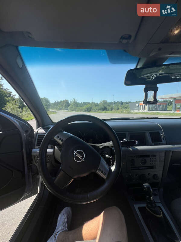 Лифтбек Opel Vectra 2004 в Ивано-Франковске