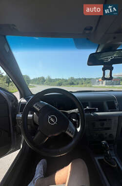 Лифтбек Opel Vectra 2004 в 