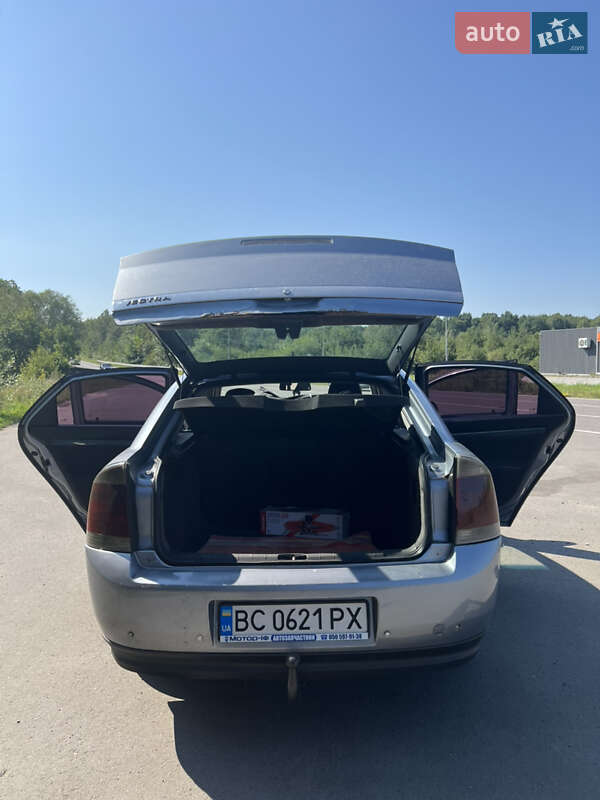 Лифтбек Opel Vectra 2004 в Ивано-Франковске