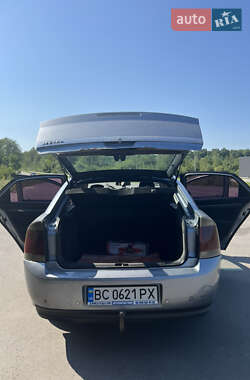 Лифтбек Opel Vectra 2004 в 