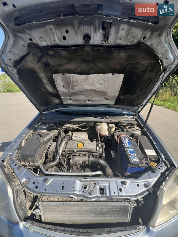 Лифтбек Opel Vectra 2004 в Ивано-Франковске