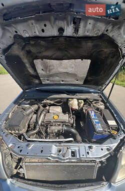 Лифтбек Opel Vectra 2004 в 