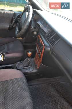 Седан Opel Vectra 1996 в 