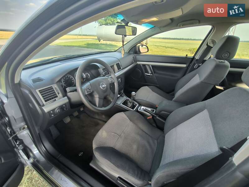 Седан Opel Vectra 2005 в Мироновке