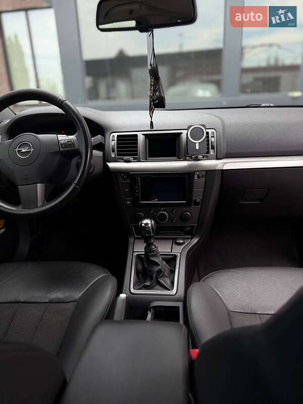 Седан Opel Vectra 2008 в Киеве