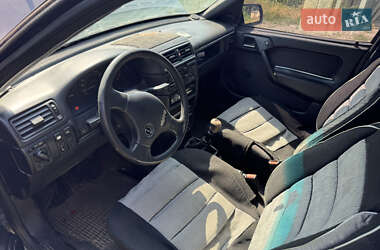 Седан Opel Vectra 1990 в Харькове