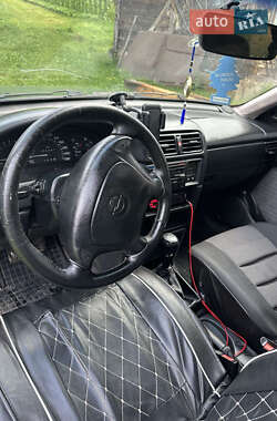 Лифтбек Opel Vectra 1995 в Ивано-Франковске