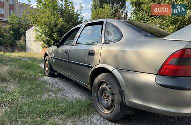 Седан Opel Vectra 1996 в 