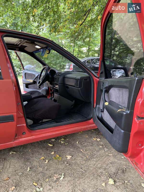 Седан Opel Vectra 1991 в Долині фото 7 Седан Opel Vectra 1991 в Долині